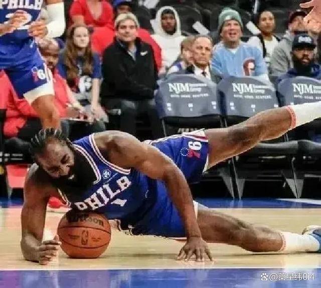 开云体育官网-包含快船球员在训练中受到轻伤，或缺席比赛的词条