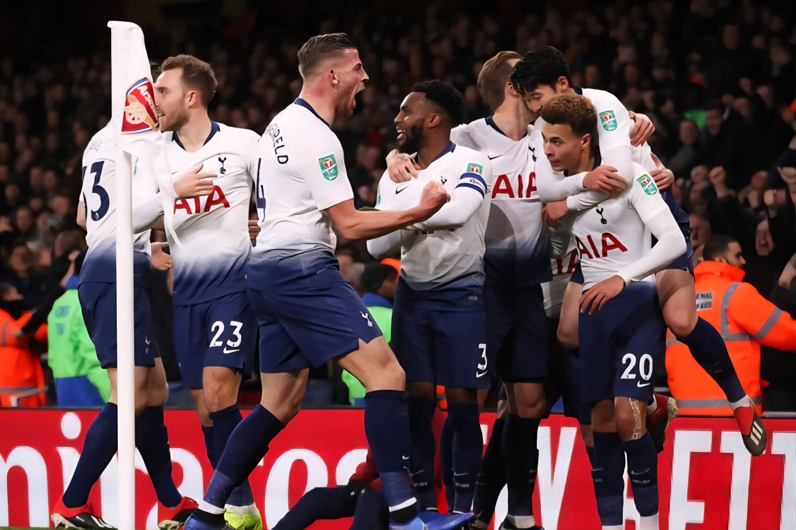 包含热刺客场战平拜仁慕尼黑惊险过关的词条