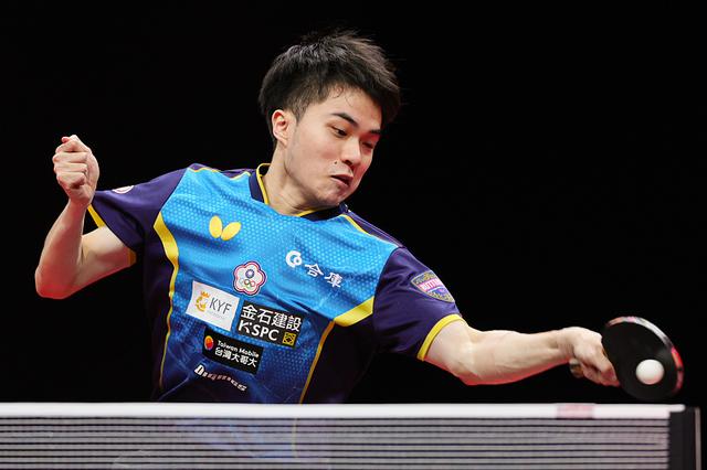 开云官网-联盟新秀崭露头角，表现稳健令人刮目相看(联盟新阵容)